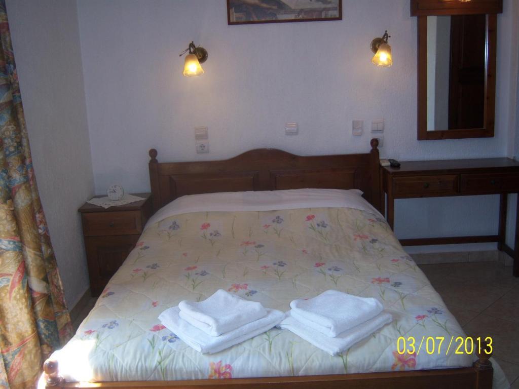 Smile Stella Studios Skopelos Town Room photo