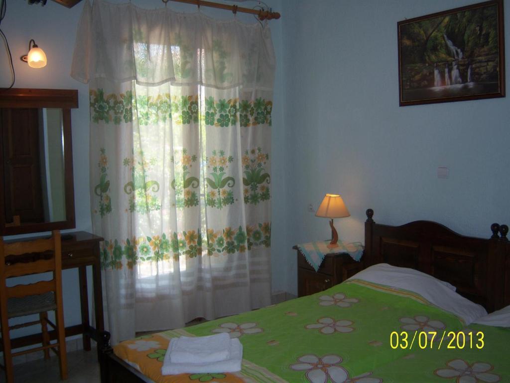 Smile Stella Studios Skopelos Town Room photo