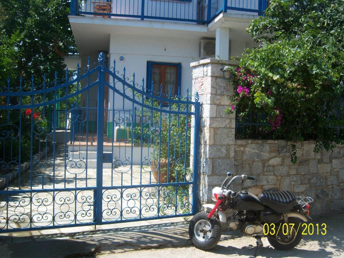 Smile Stella Studios Skopelos Town Room photo